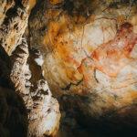 Peinture dans les grottes de Lascaux