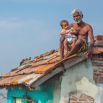 Lancer de bébé en Inde