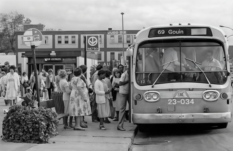 Henri Rémillard - Arrêt de bus