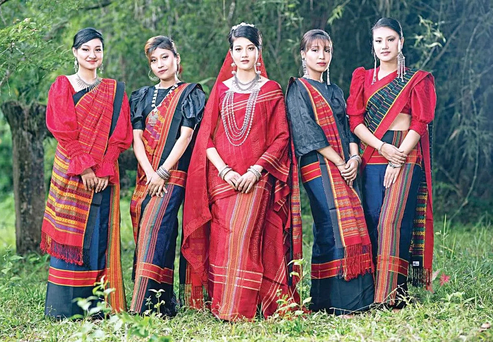 Femmes Chakmas du Bangladesh